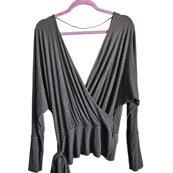 Free People East Coast Black Long Sleeve Wrap Sz Medium - Picture 5 of 10